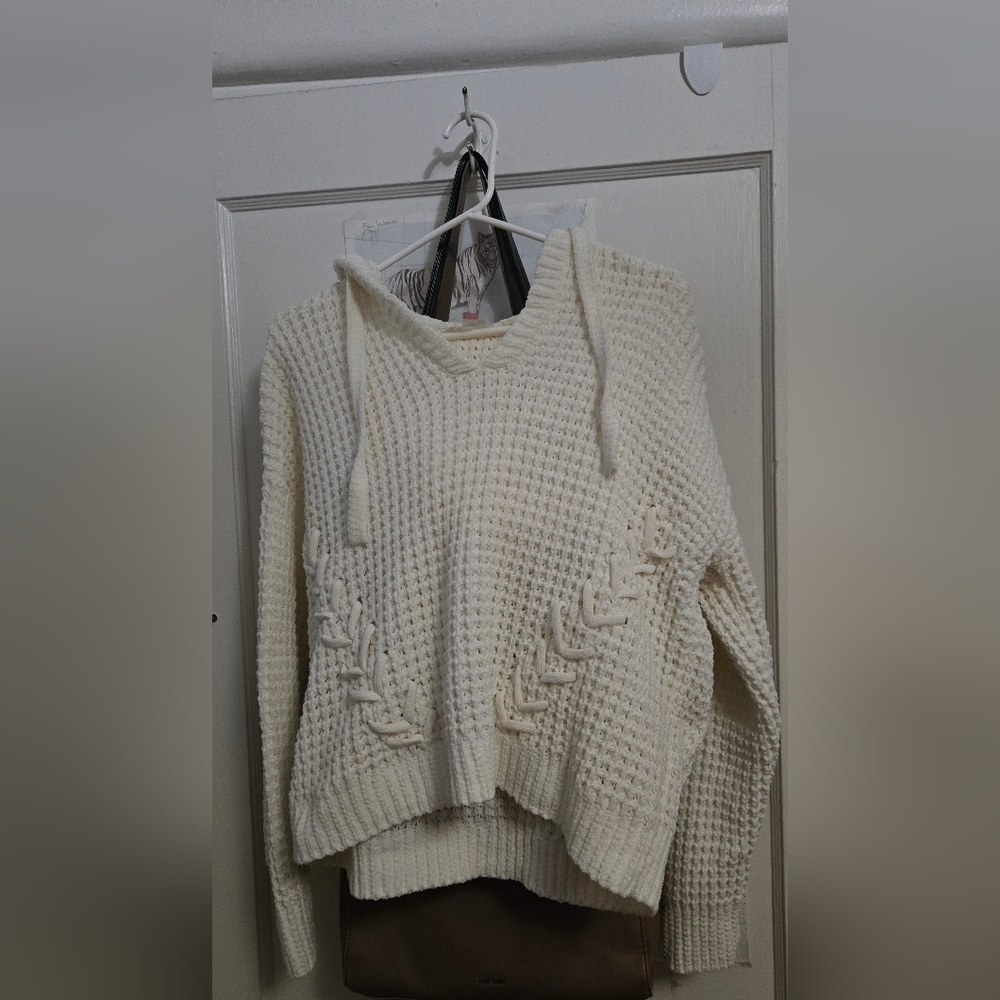 No Boundaries White Hoodie/Sweater